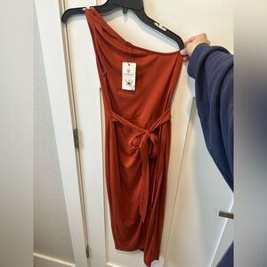 Yathon One Shoulder, Asymmetrical midi dress